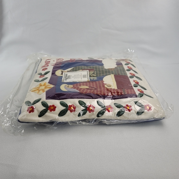Jim Shore 4003304 Nativity Scene Pillow - Picture 12 of 14